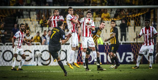 Ο Λάζαρος μπορεί να βραβευτεί ως παίκτης της ΑΕΚ από τη FIFA!