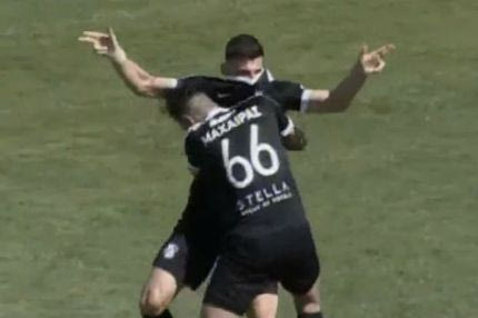 “Σπάει” τα… κοντέρ ο Μάνος και πανηγυρίζει αλά… Μήτρογλου!