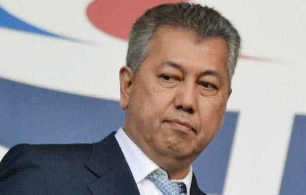 Aπό τα VIP αλλά… σιωπηλός ο Πιεμπονγκσάντ!