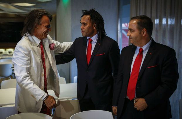 Ο Ψινάκης στα χρώματα του Ολυμπιακού