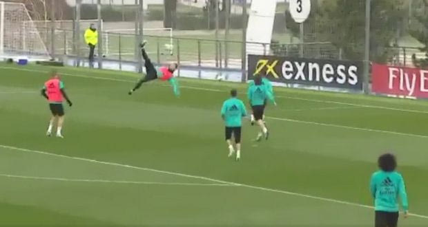 Απίστευτος Κριστιάνο! Επανέλαβε το γκολ-ψαλιδάκι!