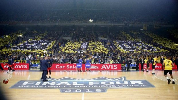 To εντυπωσιακό κορεό των φίλων της ΑΕΚ για τα δύο ευρωπαϊκά τρόπαια!