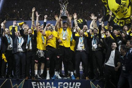 Βασίλισσα ξανά, 50 χρόνια μετά!