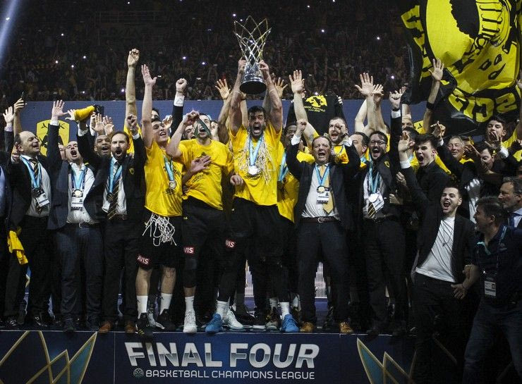 Βασίλισσα ξανά, 50 χρόνια μετά!