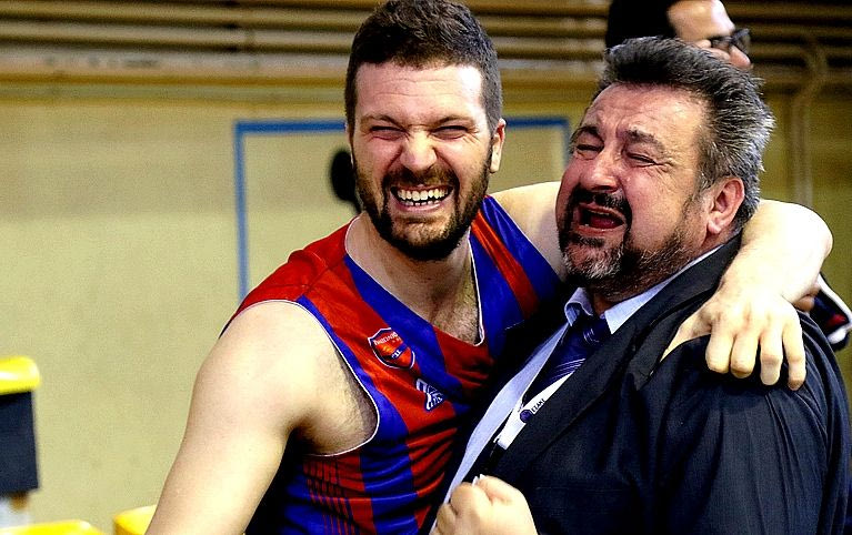 Ούρλιαζε μπροστά στην κάμερα ο Αλευρογιάννης (VIDEO)