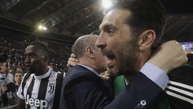 Γιγάντιο κορεό για χάρη του… δακρυσμένου Μπουφόν!