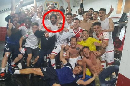 Ο Τσόρι πανηγύρισε από τον πάγκο την άνοδο της Ράγιο