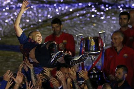 Αυτό θα πει καθολικός ΣΕΒΑΣΜΟΣ σε έναν θρύλο !