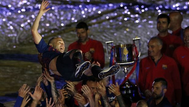 Αυτό θα πει καθολικός ΣΕΒΑΣΜΟΣ σε έναν θρύλο !