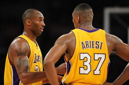 Ο Κόμπε άναψε το πράσινο φως για τον Αρτέστ