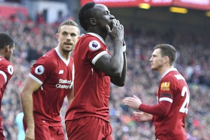 Ίσα που πρόλαβε να βάλει πετσέτα ο Μανέ…