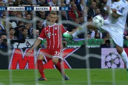 Αυτή είναι η φάση που ζητάει πέναλτι η Μπάγερν