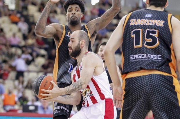 Δεν τον έκαψε τον Ολυμπιακό η φωτιά του Προμηθέα