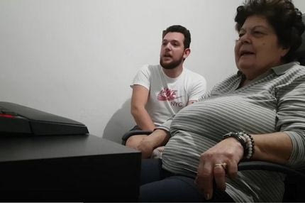 Η τρομερή γιαγιά που πανηγυρίζει για τον ΠΑΟΚ!