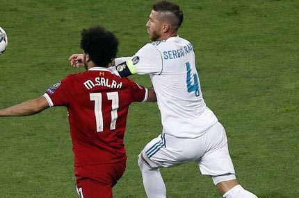 Η αγκωνιά του Ράμος που… είδε (με αστεράκια) μόνο ο Κάριους