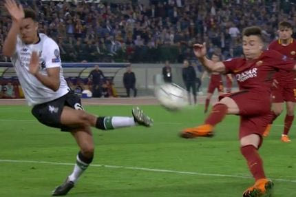 Χέρι του Αρνολντ μέσα στην περιοχή, τίποτα ο Σκόμινα (VIDEO)