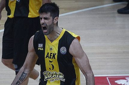 Άνοιξε φτερά και πέταξε στον τελικό η… δικέφαλη ΑΕΚ