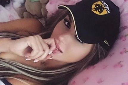 Έμεινε μόνο με το κασκόλ για χάρη της ΑΕΚ!