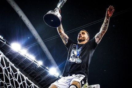 “Μπηχτή” για ΑΕΚ σε… δύο γλώσσες, σε Facebook και Twitter!