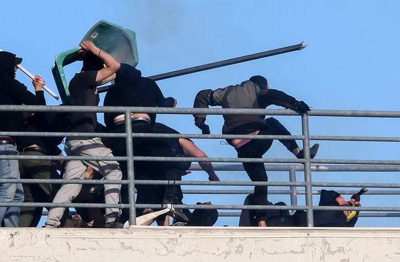 Ελλάς το μεγαλείο σου: Ακόμα δεν έχουν περάσει από δίκη οι 30 συλληφθέντες του Βόλου!