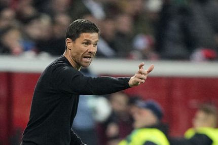 Ο αρχιτέκτονας Τσάμπι Αλόνσο απειλεί την αυτοκρατορία της Μπάγερν με την εκκίνησή του