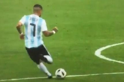 Μπανέγα σε Μέσι από την κάμερα που δεν το έδειξε ποτέ