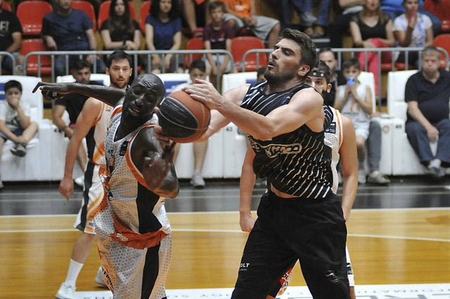 Βγήκαν οι σκούπες στην Πάτρα!