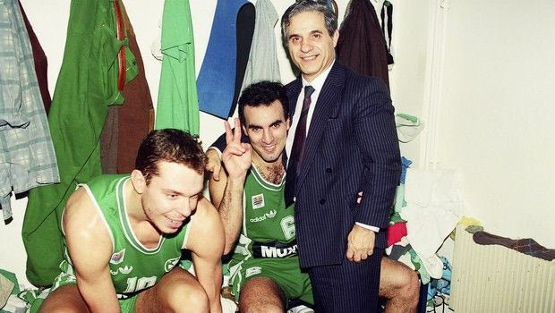 Η σορός του Παύλου Γιαννακόπουλου σε λαϊκό προσκήνυμα