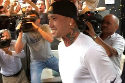 Τέτοια υποδοχή από τους οπαδούς, πού να φανταζόταν ο Ναϊνγκολάν!