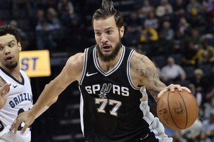 Στην αγκαλιά του Ομπράντοβιτς ο ψηλός που ήθελε…