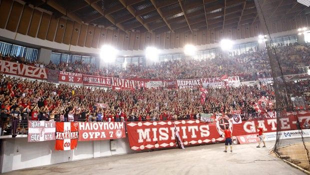 Tρομερές καταγγελίες από Ολυμπιακό για προκλήσεις αστυνομικών σε οπαδούς