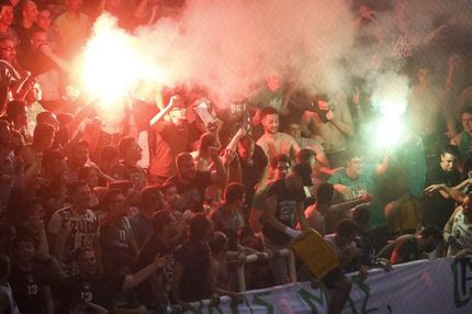 Σύνθημα για τον Παύλο Γιαννακόπουλο με το βλέμμα στο Game 4 στο ΣΕΦ!