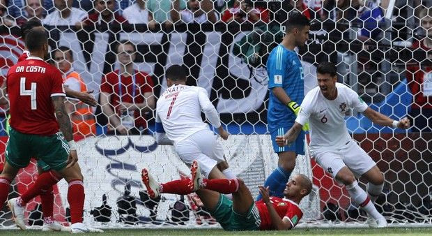 Μήπως έβλεπαν Πορτογαλία – Μαρόκο στην UEFA;