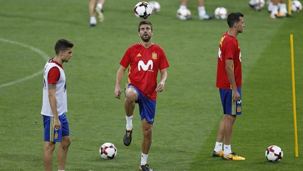 O Σέρτζι Ρομπέρτο “καίει” ακόμη περισσότερο την εθνική Ισπανίας