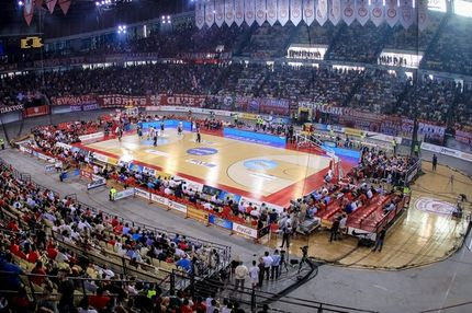 Ύβρεις, κροτίδες και… ντου σε φύλλο και έκθεση