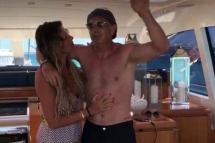 Τον απέλυσαν μετά από 8 ημέρες και το γύρισε στο… τραγούδι!