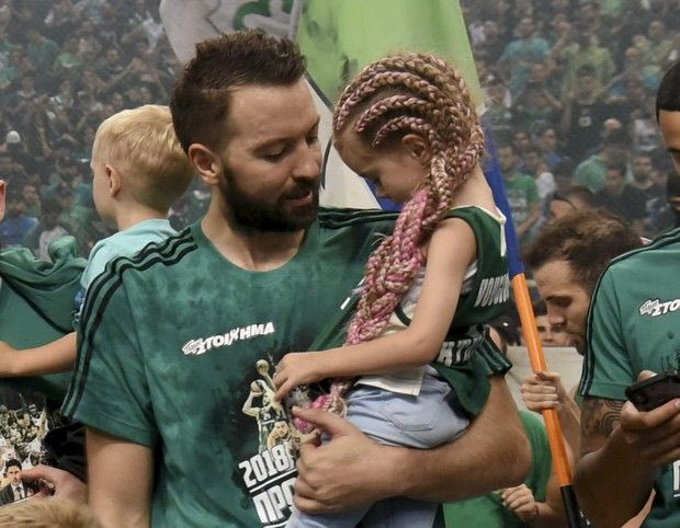 Ο Βουγιούκας δεν αφιέρωσε τον τίτλο μονάχα στον Παύλο