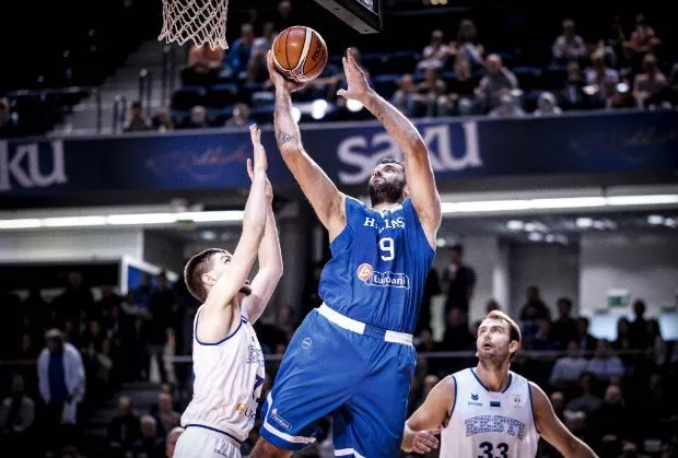 Εξι στα έξι η “επίσημη αγαπημένη”