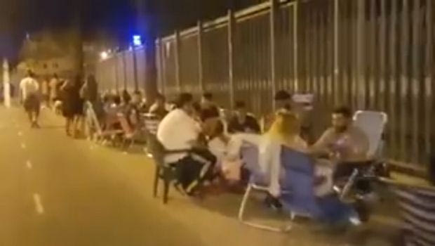 Ιστορία οπαδικής τρέλας: 700 κατασκηνωτές για ένα διαρκείας