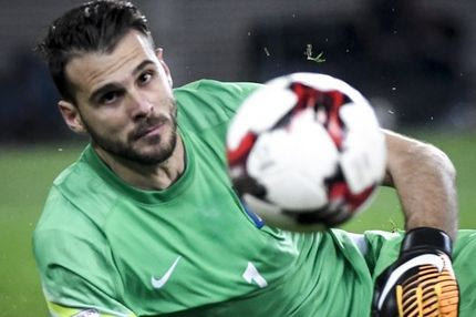 O “Mr. 14.000.000″… απειλεί τον Καρνέζη