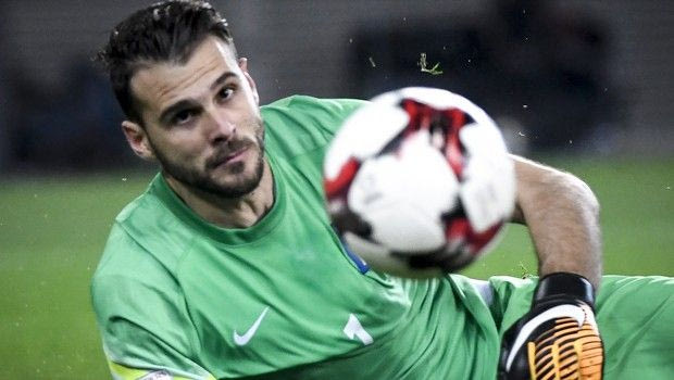 O “Mr. 14.000.000″… απειλεί τον Καρνέζη