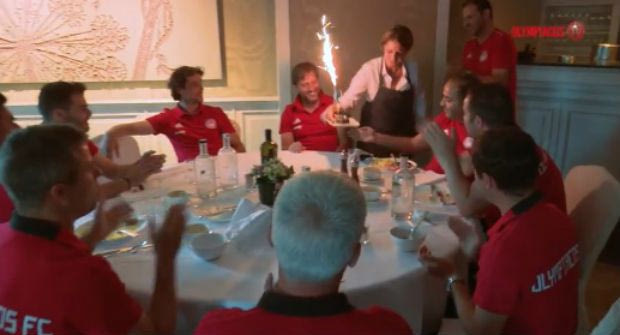 Η έκπληξη του Ολυμπιακού αποκάλυψε το χαμόγελο του Μαρτίνς!