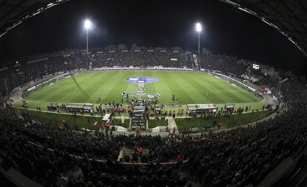 Η κατάμεστη Τούμπα γίνεται “αντίδοτο” στον πόνο των πυρόπληκτων