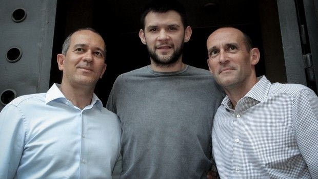 Αγγελόπουλοι και Μπλατ κράτησαν και τον Παπανικολάου!