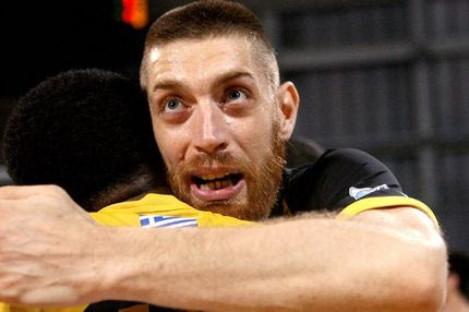 Ο Πελεκάνος ανοίγει το σπίτι του για τους πληγέντες