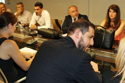 Δύο αδερφές στο πλευρό του Λάζαρου!