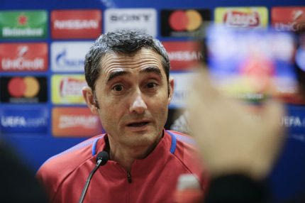 Ο Βαλβέρδε “φλερτάρει”… παρκαρισμένο μπακ του Κλοπ