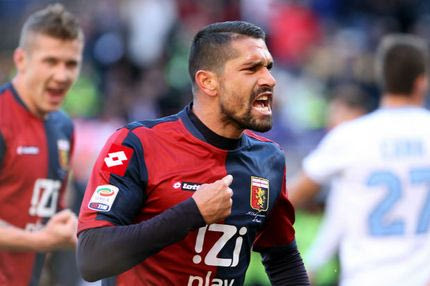 Αλλοι πάνε Ίμπιζα για διακοπές, αυτός με 2 UCL να παίξει μπάλα!