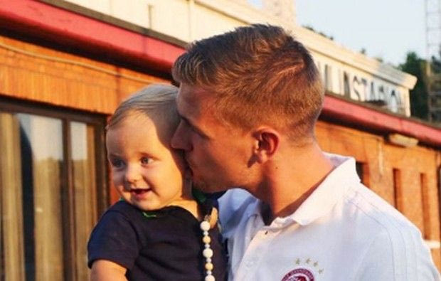 Ο “χουλιγκάνος” Τζακ κάνει τον Ένγκελς να… ντρέπεται