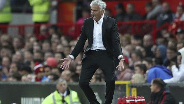 O “πιεσμενος” Μουρίνιο τελείωσε τη συνέντευξη Τύπου σε 8 λεπτά!